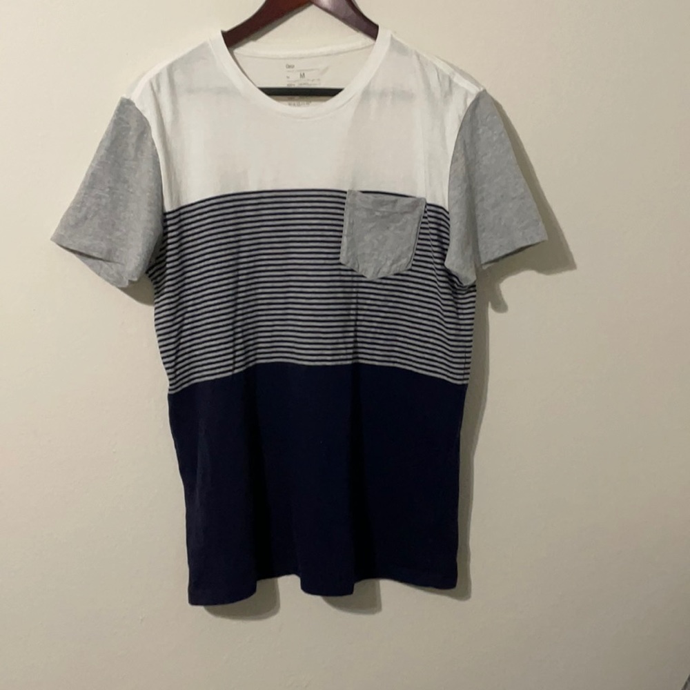 Men’s Gap Shirt